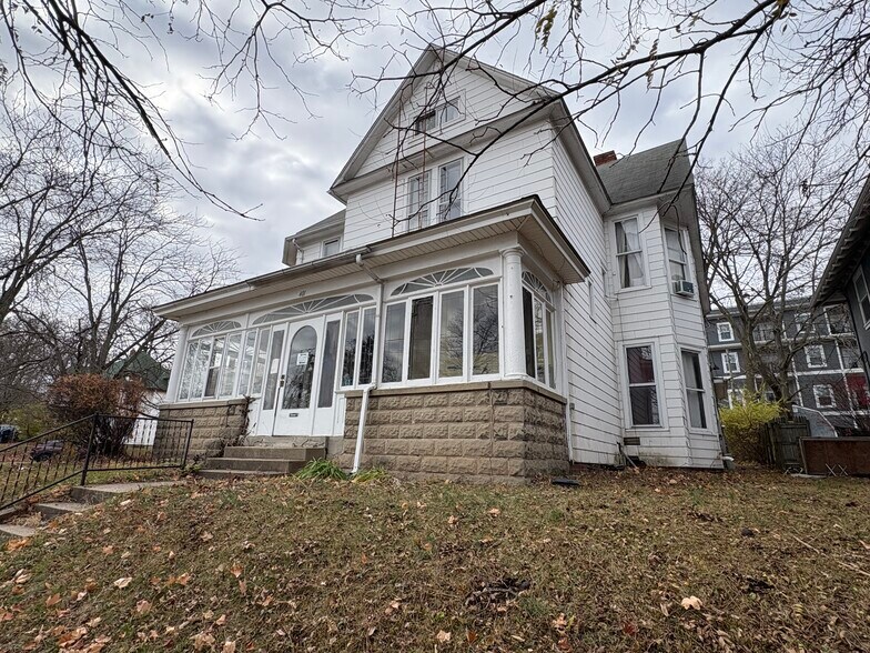 401 N Salisbury St, West Lafayette, IN à vendre - Photo de l’immeuble – Image 3 sur 52