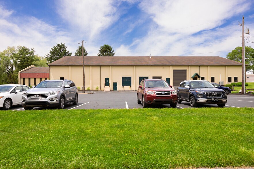 1842 William Penn Way, Lancaster, PA à louer - Photo de l’immeuble – Image 2 sur 3