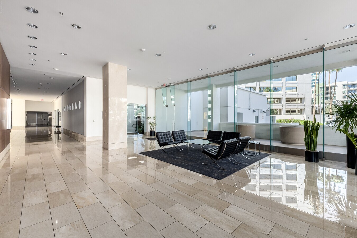 3033 N Central Ave, Phoenix, AZ 85012 - Lot 420 -  - Photo intérieure - Image 1 of 24