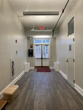 2101 Woolworth Ave, Omaha, NE à louer Photo de l’immeuble– Image 1 sur 7