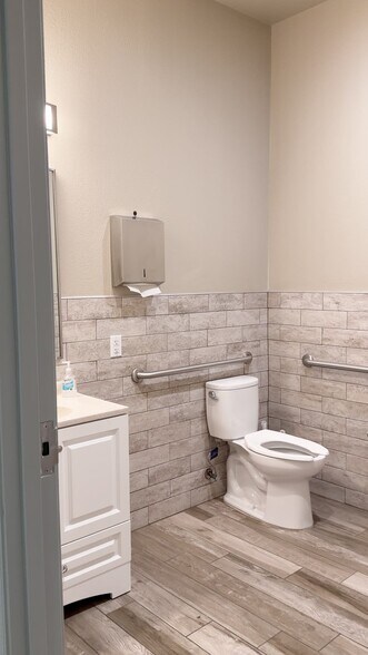 118 Lynn Ave, Lewisville, TX à vendre - Vidéo sur l’annonce professionnelle – Image 3 sur 11