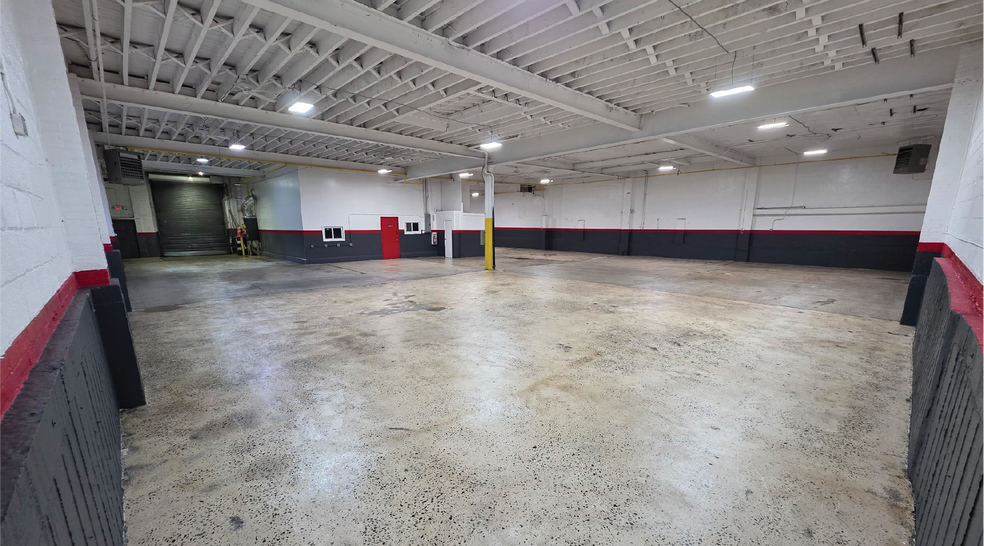 330 Coster St, Bronx, NY à louer - Photo de l’immeuble – Image 3 sur 3