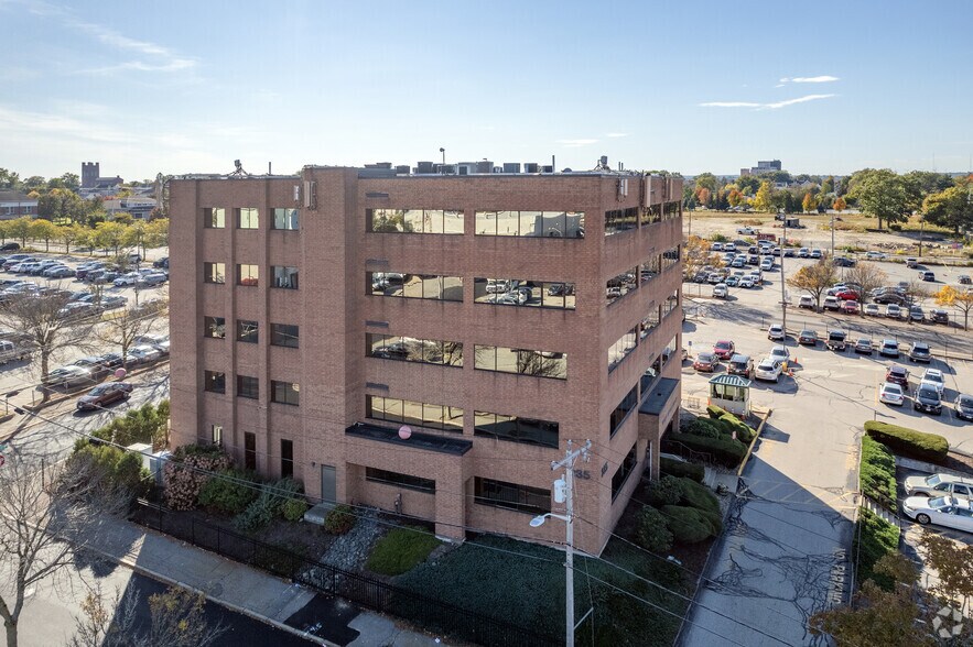 235 Plain St, Providence, RI à vendre - Photo de l’immeuble – Image 3 sur 6