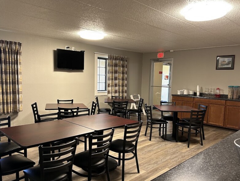 3 Gateway Square Dr, Monroe City, MO à vendre - Photo intérieure – Image 3 sur 6