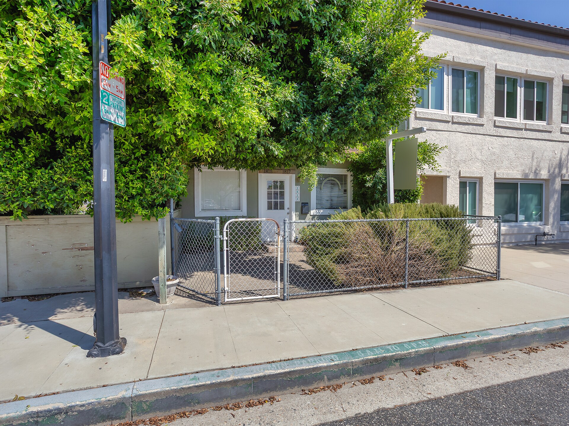 1817 W Burbank Blvd, Burbank, CA à vendre Photo de l’immeuble– Image 1 sur 53