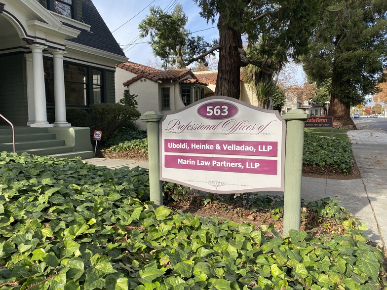 563 Jefferson St, Napa, CA à louer - Photo de l’immeuble – Image 2 sur 5