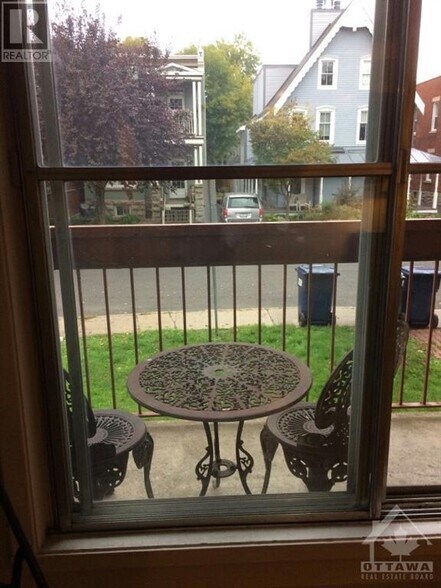 204 Bruyere St, Ottawa, ON à vendre - Photo de l’immeuble – Image 2 sur 7