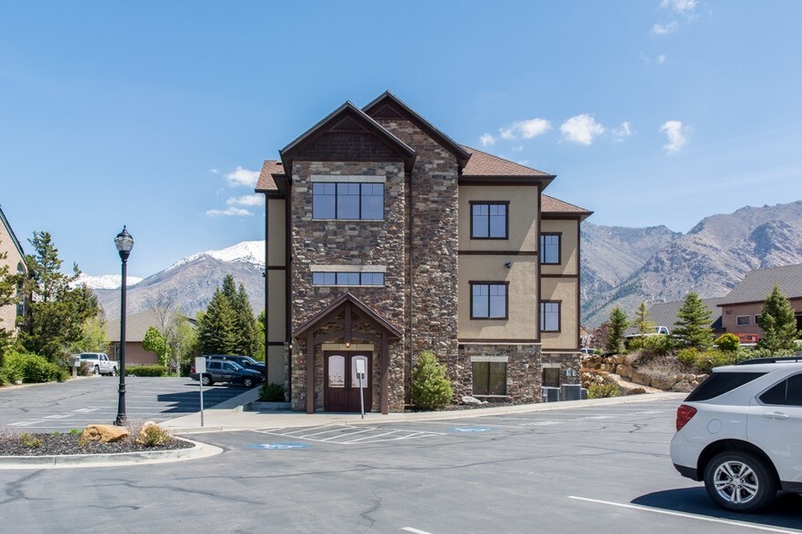 155 W Canyon Crest Rd, Alpine, UT à louer - Photo de l’immeuble – Image 3 sur 6