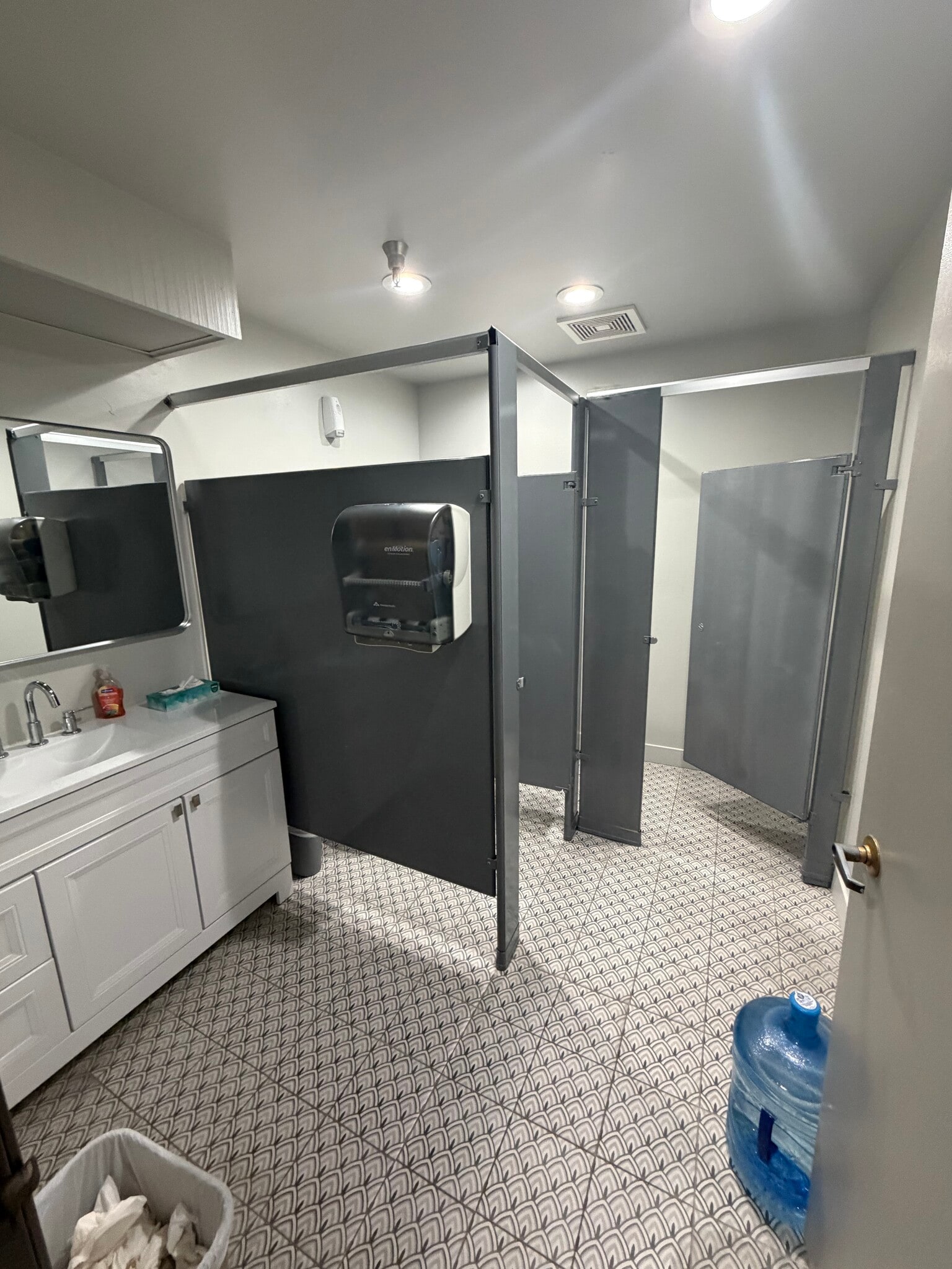 1210 Nevada St, Redlands, CA à louer Photo intérieure– Image 1 sur 24
