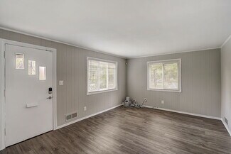 Plus de détails pour 872 Bellevue St SE, Washington, DC - Logement à vendre