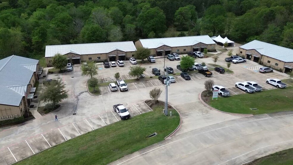 15349 Summit Park Dr, Montgomery, TX à louer - Vidéo sur l’annonce professionnelle – Image 3 sur 53