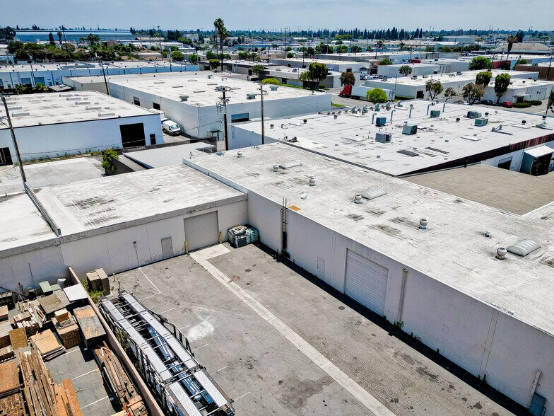 15220-15250 Texaco Ave, Paramount, CA à louer - Photo de l’immeuble – Image 3 sur 14