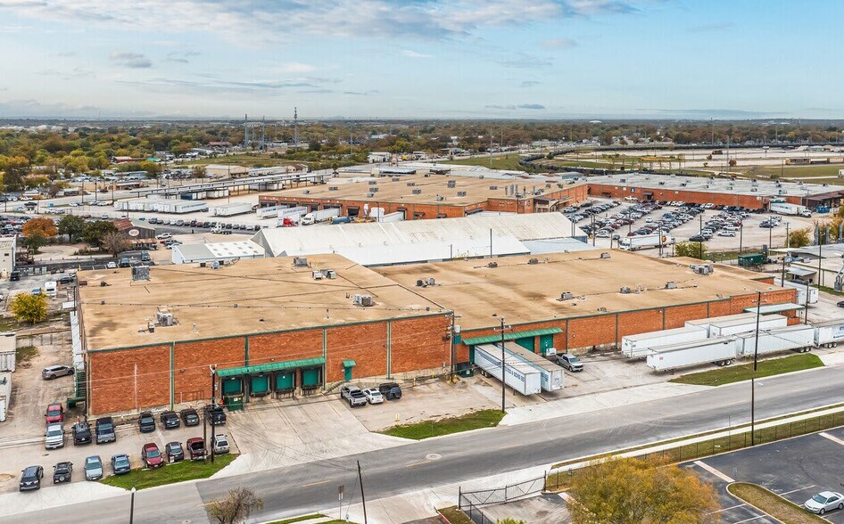 1734 Centennial Blvd, San Antonio, TX à vendre - Photo de l’immeuble – Image 1 sur 12