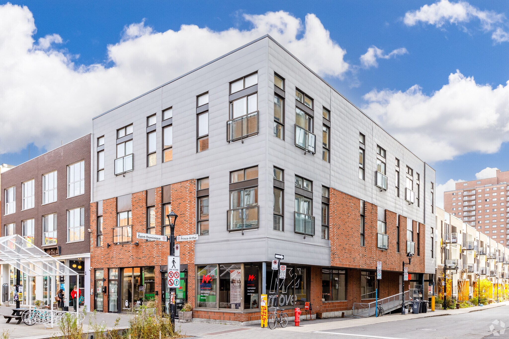 58 Rue Prince-Arthur E, Montréal, QC à louer Photo principale– Image 1 sur 12