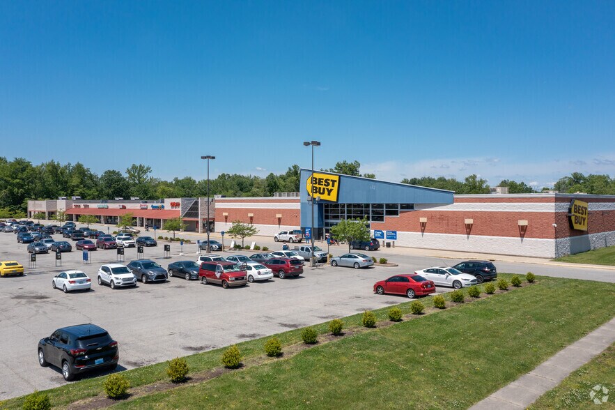 4235-4259 Outer Loop, Louisville, KY à louer - Photo de l’immeuble – Image 1 sur 5