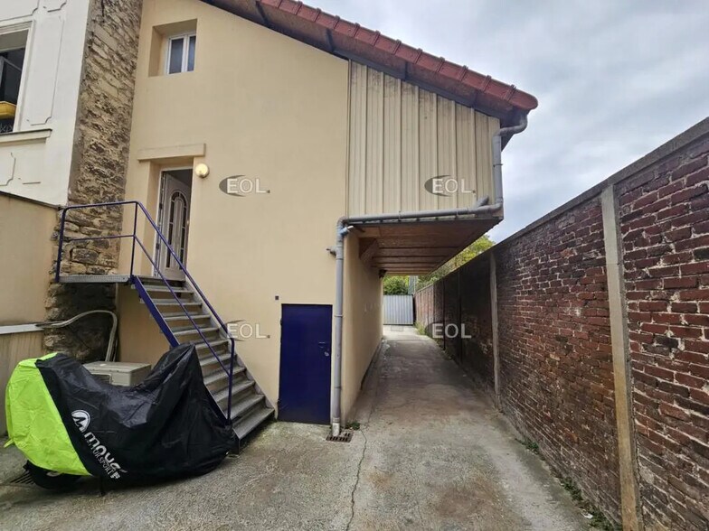 Local d’activités dans Ivry-sur-Seine à louer - Photo de l’immeuble – Image 3 sur 17