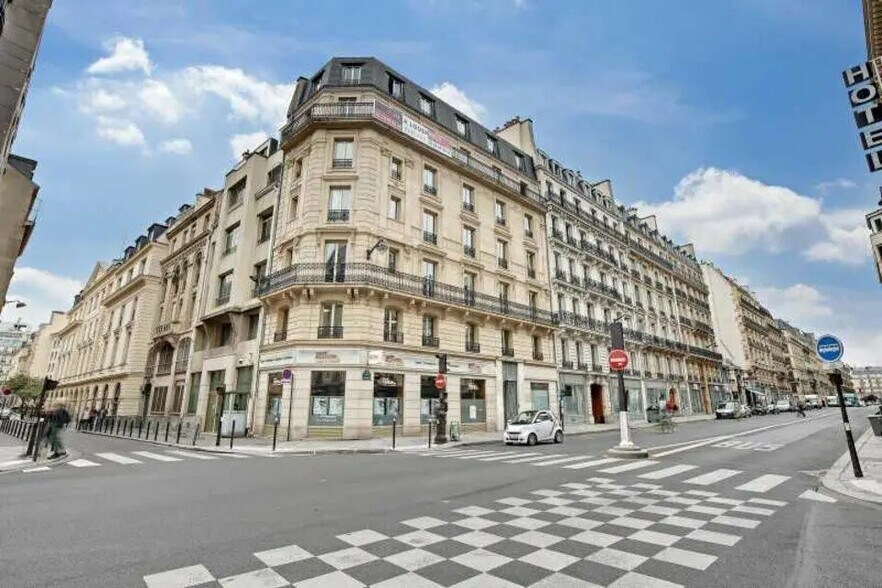 31 Rue De Châteaudun, Paris à louer - Photo de l’immeuble – Image 2 sur 20
