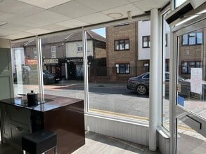 1 Broadway St, Grays à louer Photo intérieure– Image 2 sur 5