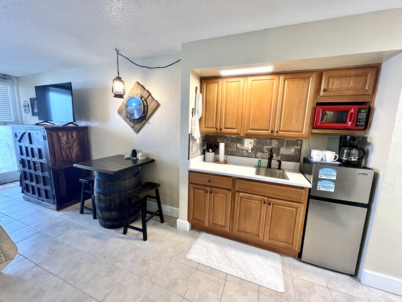 STR 6 Condo Portfolio in DaytonaBeach FL portefeuille de 4 biens à vendre sur LoopNet.fr - Photo intérieure – Image 3 sur 20