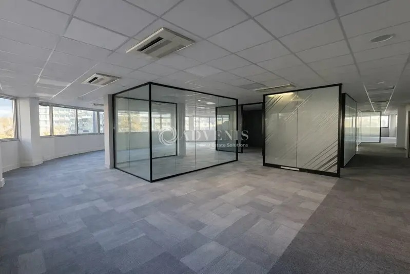 Bureau dans Issy-les-Moulineaux à louer - Photo intérieure – Image 3 sur 10