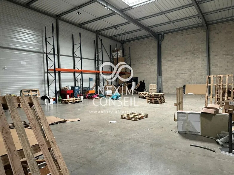 Local d’activités dans Aulnay-sous-Bois à louer - Photo de l’immeuble – Image 2 sur 8