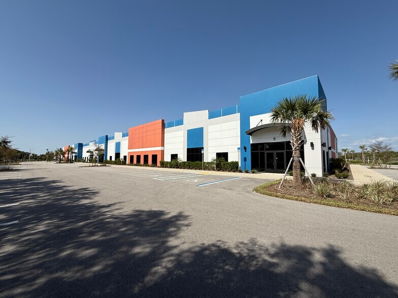 16140 Parallel, Fort Myers, FL à louer - Photo de l’immeuble – Image 2 sur 8