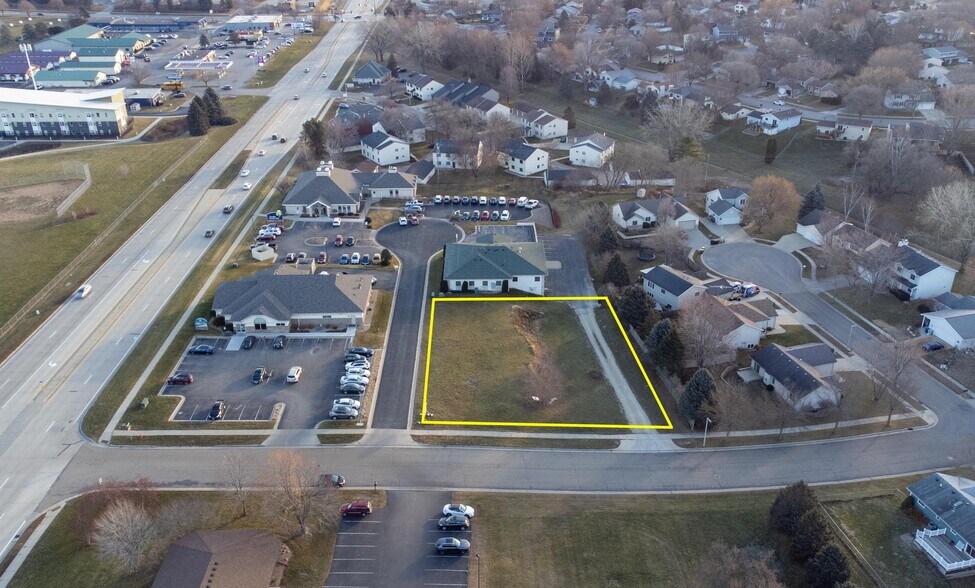 1022 Bel Air Ln, Rochester, MN à louer - Aérien – Image 1 sur 7
