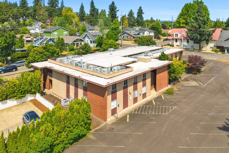 1730 Commercial St SE, Salem, OR à vendre - Photo de l’immeuble – Image 2 sur 15