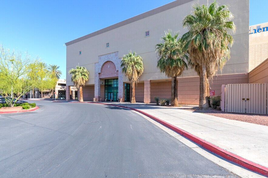 3634 S Maryland Pky, Las Vegas, NV à louer - Photo de l’immeuble – Image 3 sur 62