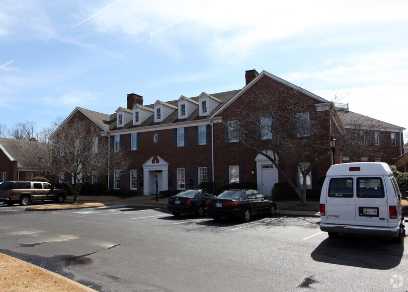 7515 Corporate Centre Dr, Germantown, TN à louer - Photo de l’immeuble – Image 3 sur 9
