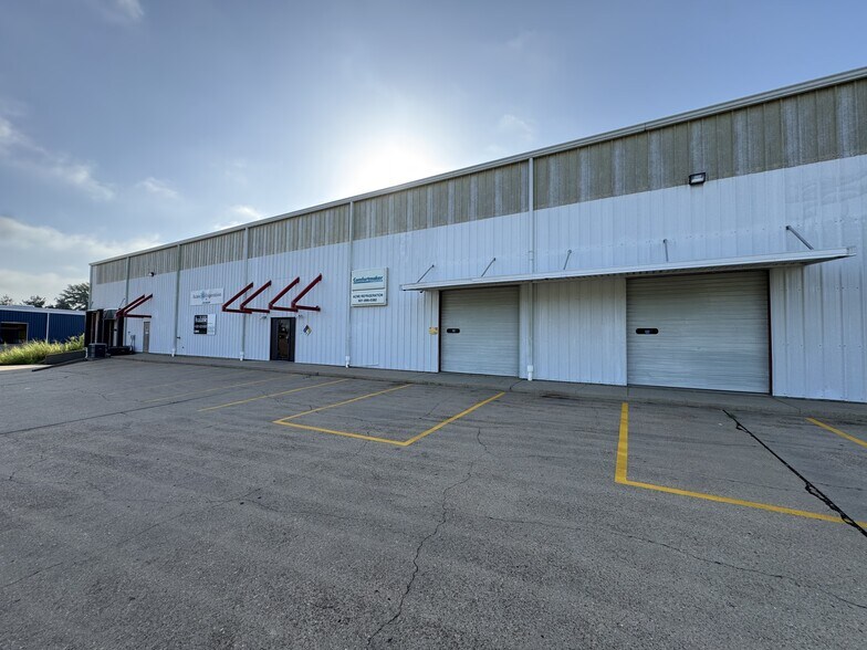 160 Industrial Dr, Jackson, MS à louer - Photo de l’immeuble – Image 2 sur 12