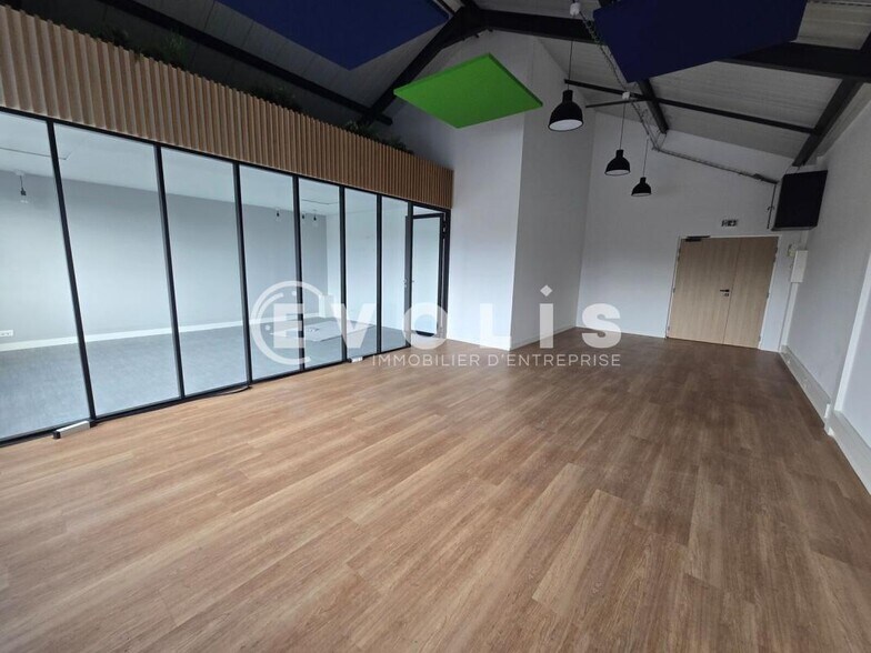 Bureau dans Wissous à vendre - Photo de l’immeuble – Image 2 sur 9