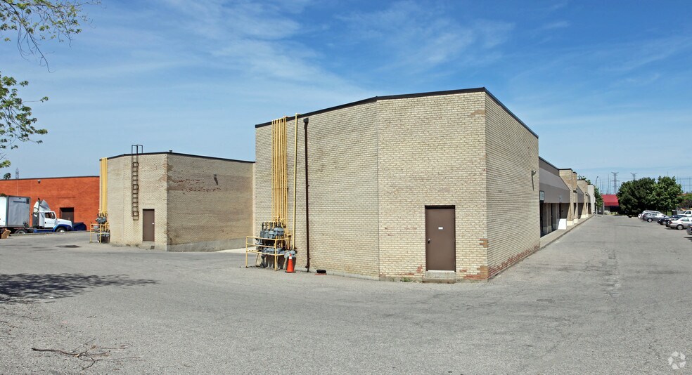 401 Alden Rd, Markham, ON à louer - Photo de l’immeuble – Image 2 sur 5