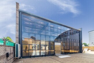 Plus de détails pour Oakcroft Busines Park, Oakcroft Rd, Chessington - Industriel/Logistique à louer