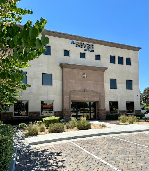 7065 Indiana Ave, Riverside, CA à louer - Photo de l’immeuble – Image 1 sur 7