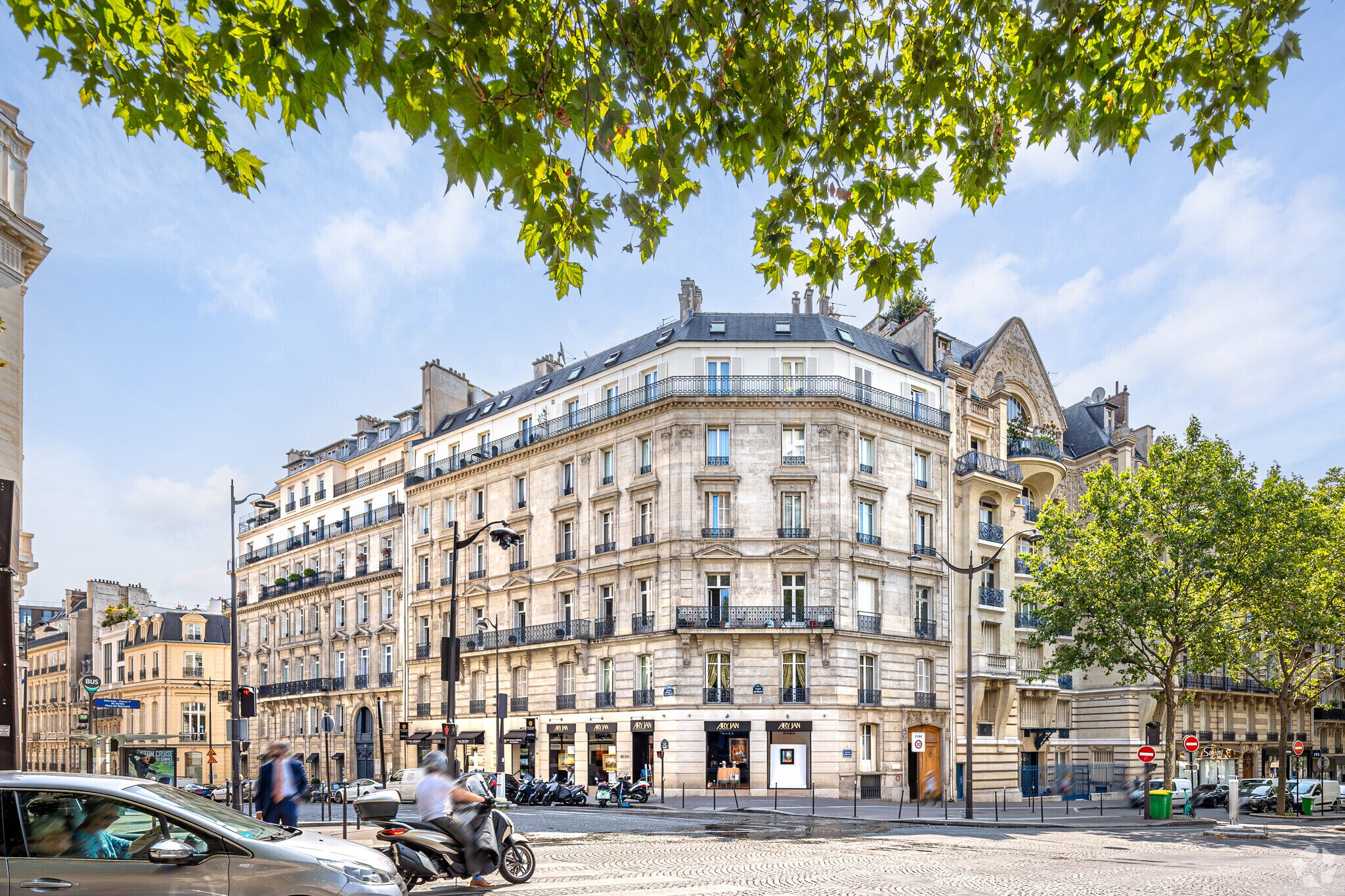 32 Avenue Marceau, Paris à louer Photo principale– Image 1 sur 5
