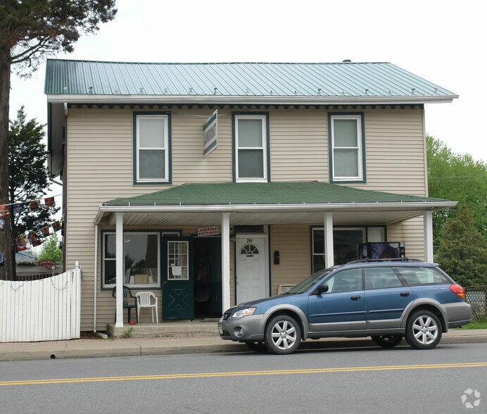 219 N Market St, Selinsgrove, PA à vendre - Photo principale – Image 1 sur 2