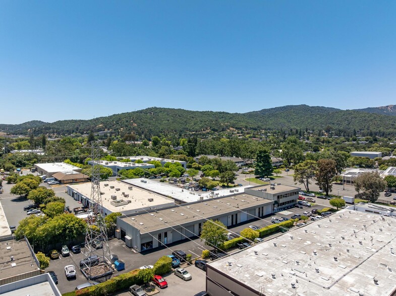 14 Galli Dr, Novato, CA à vendre - Photo de l’immeuble – Image 3 sur 12