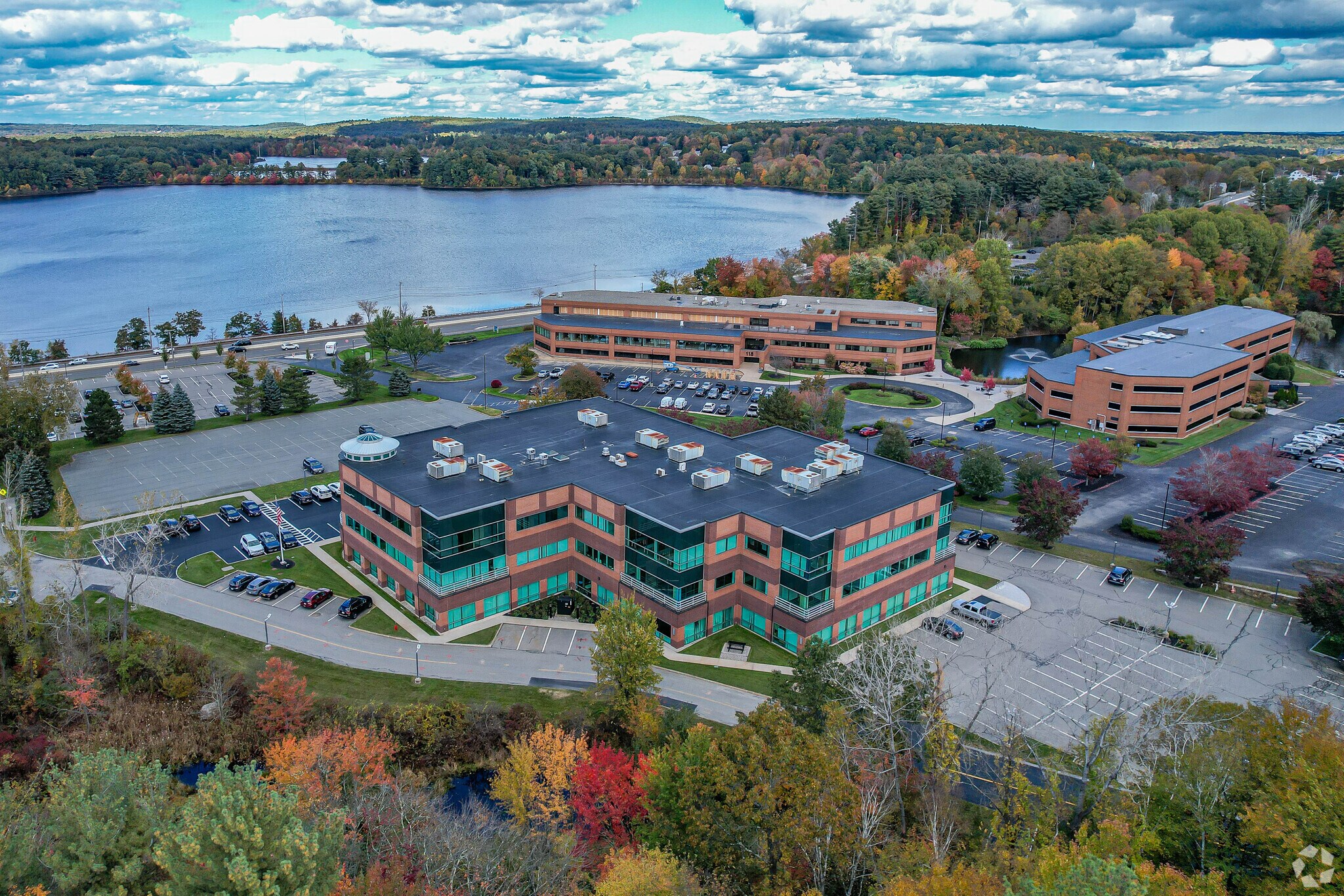 132 Turnpike Rd, Southborough, MA à louer Photo de l’immeuble– Image 1 sur 19