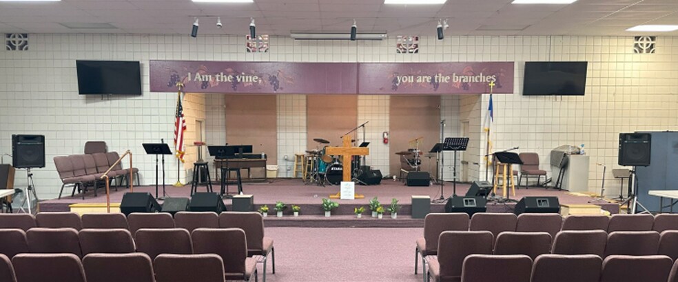 8833 Palmetto Ave, Fontana, CA à vendre - Photo intérieure – Image 2 sur 6