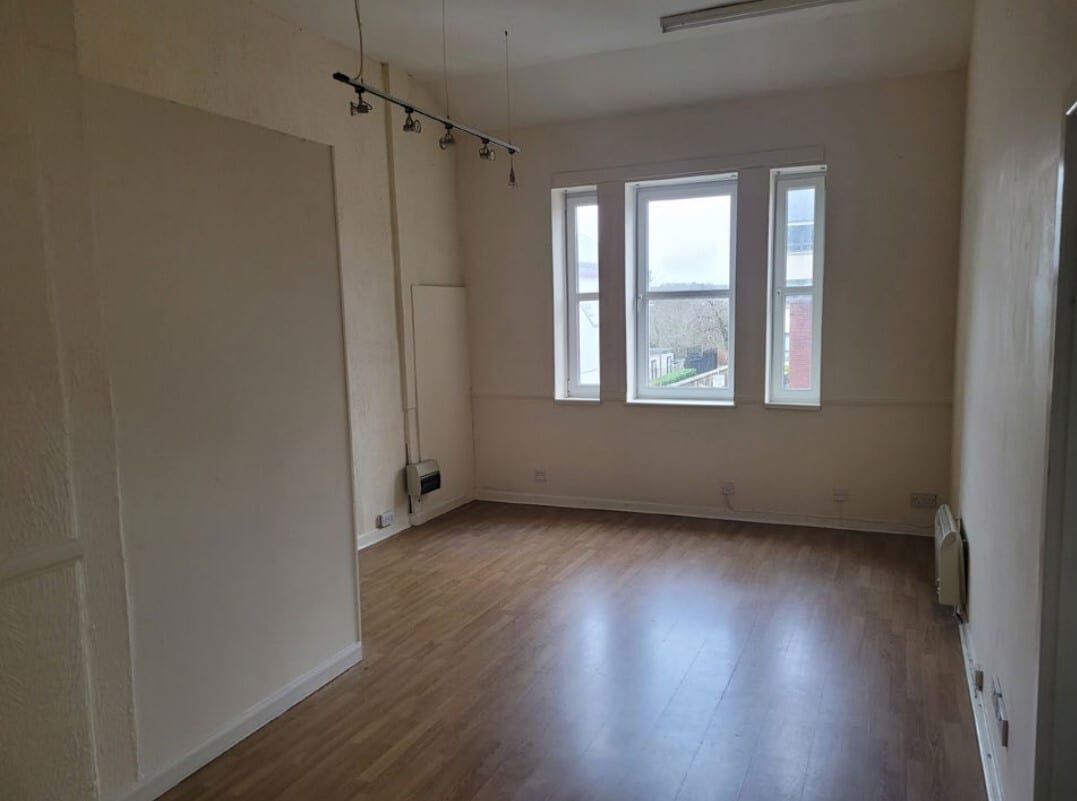 2-4 South Bridge St, Bathgate, WLN EH48 1TW - Lot 4 -  - Photo intérieure - Image 1 of 4