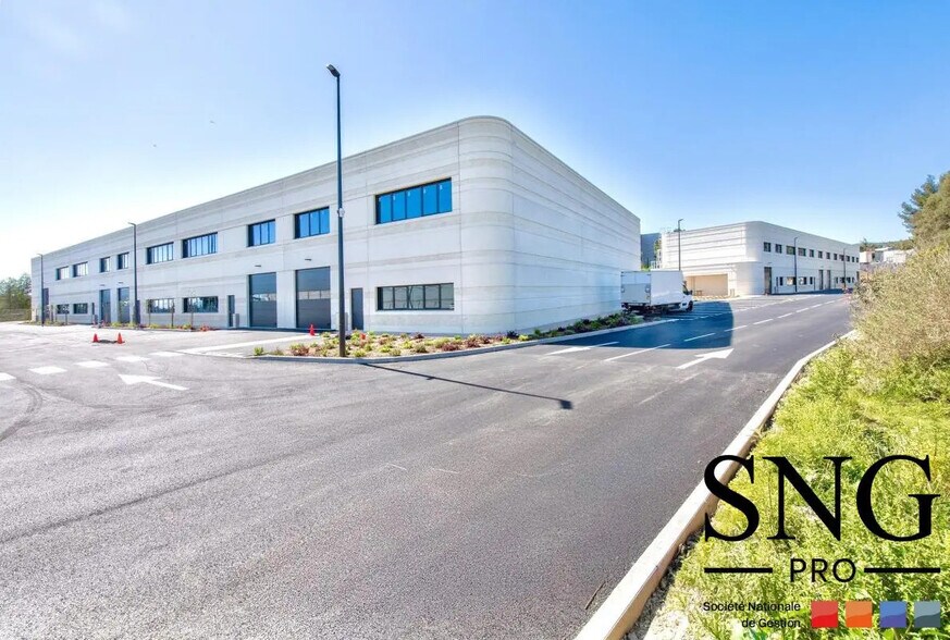Industriel/Logistique dans La Ciotat à louer - Photo de l’immeuble – Image 2 sur 17