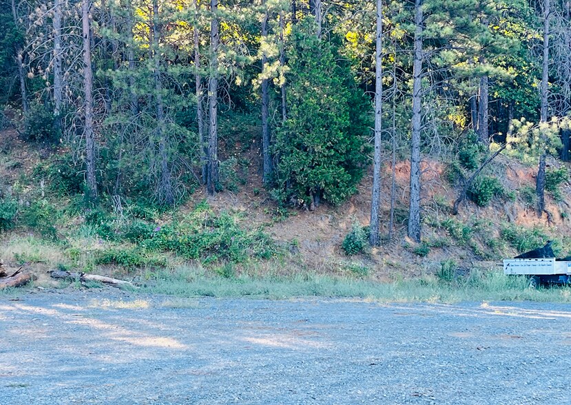 11452 E Bennett Rd, Grass Valley, CA à louer - Photo de l’immeuble – Image 3 sur 23