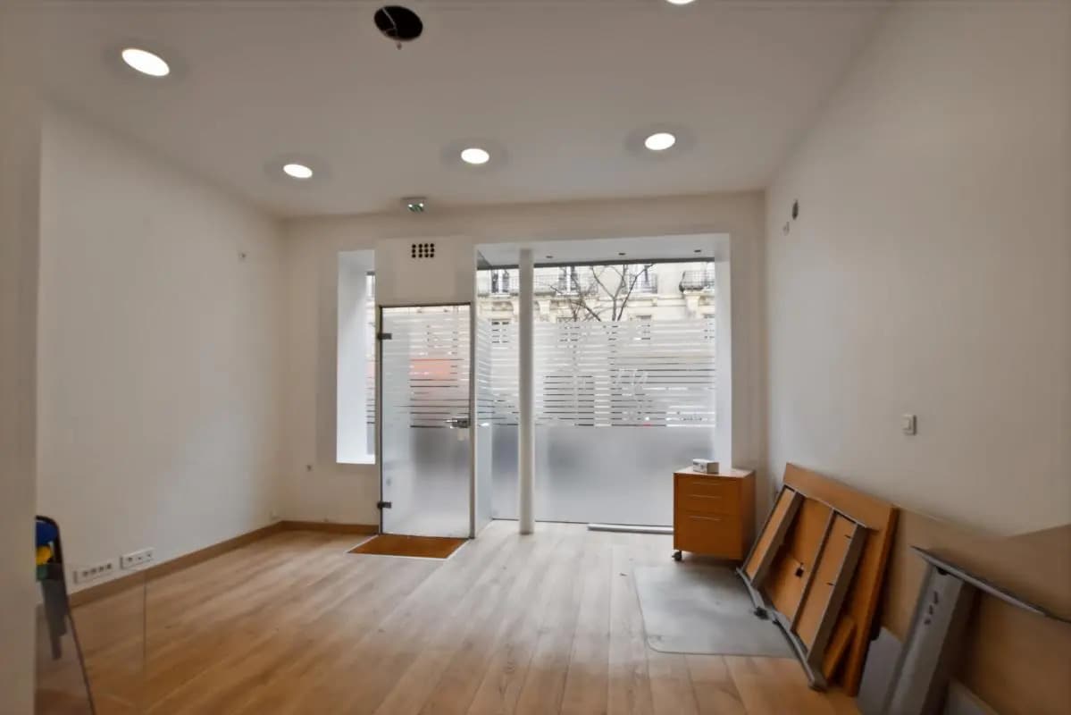 Local commercial dans Paris à louer Photo de l’immeuble– Image 1 sur 6