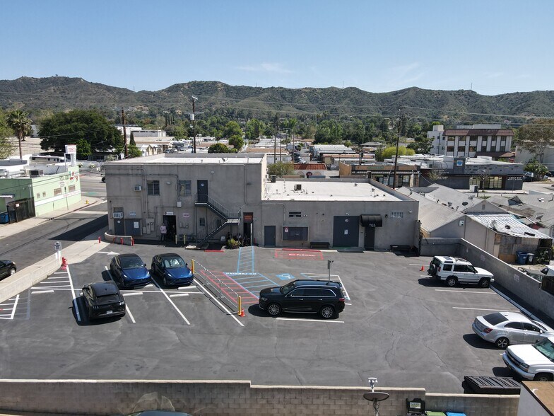 8115 Foothill Blvd, Sunland, CA à vendre - Photo de l’immeuble – Image 2 sur 20