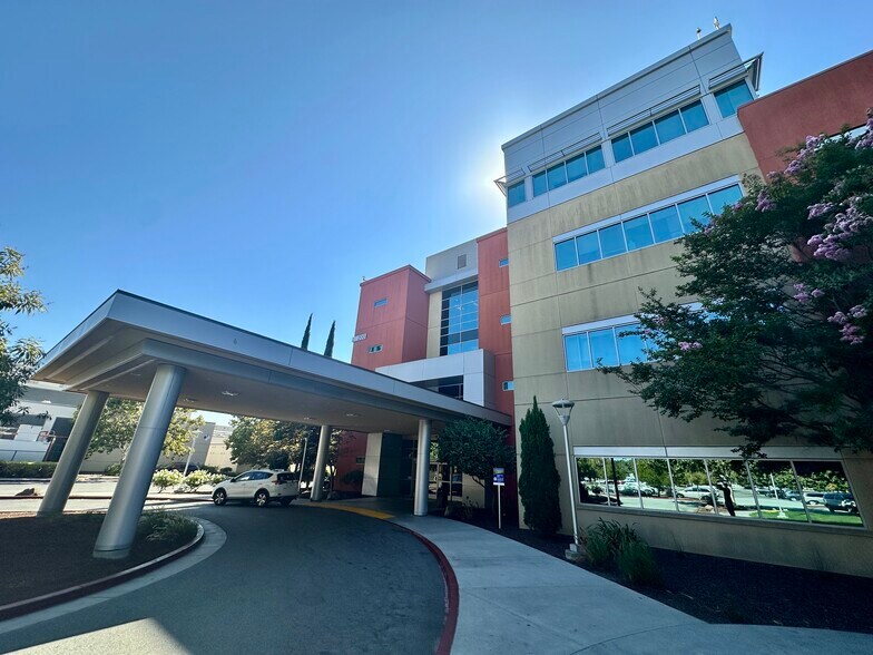 200 Jose Figueres Ave, San Jose, CA à vendre - Photo de l’immeuble – Image 1 sur 8