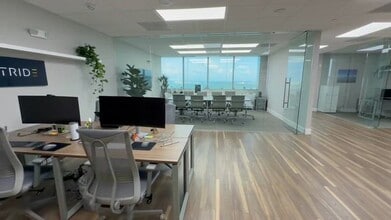 1001 Brickell Bay Dr, Miami, FL à louer - Vidéo sur l’annonce professionnelle 