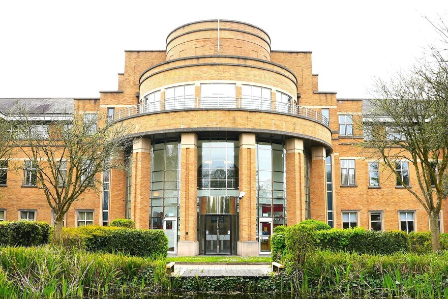 New Barn Ln, Cheltenham à louer - Photo de l’immeuble – Image 2 sur 11