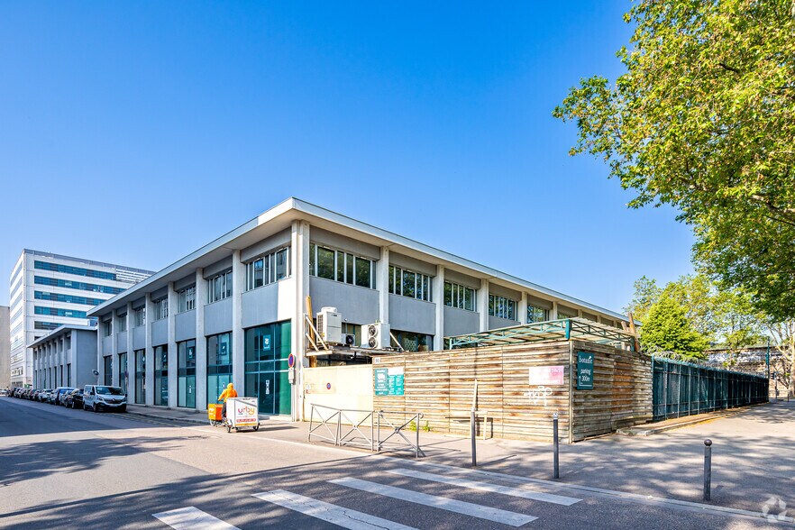 Bureau dans Villeurbanne à louer - Photo de l’immeuble – Image 2 sur 2