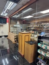 231-261 E Irving Park Rd, Roselle, IL à louer Photo intérieure– Image 1 sur 3